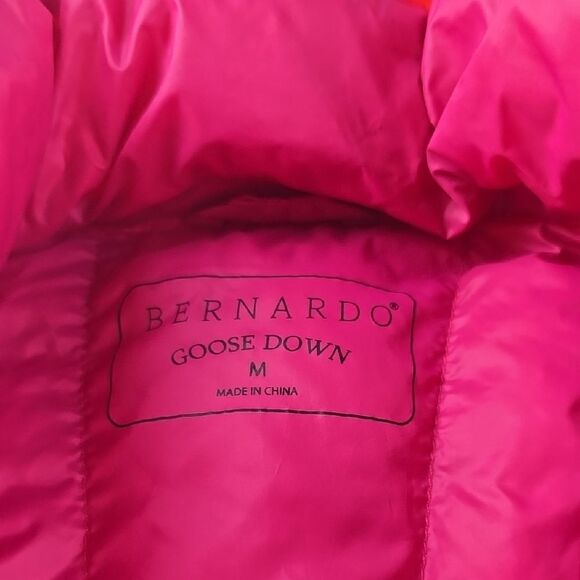 Bernardo Women's Goose Down Zip-up Puffer Jacket‎ in Red Size Medium - Picture 3 of 10